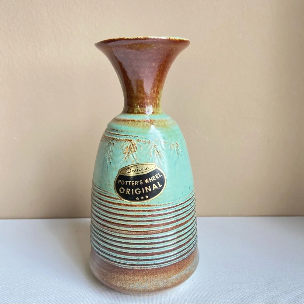 Dryden Pottery this gorgeous